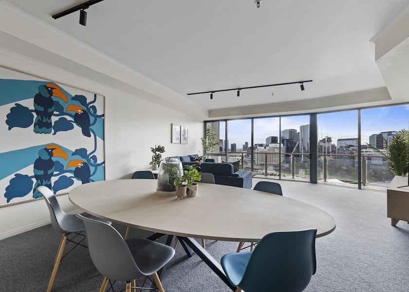 Victoria Melbourne In-Room Dining