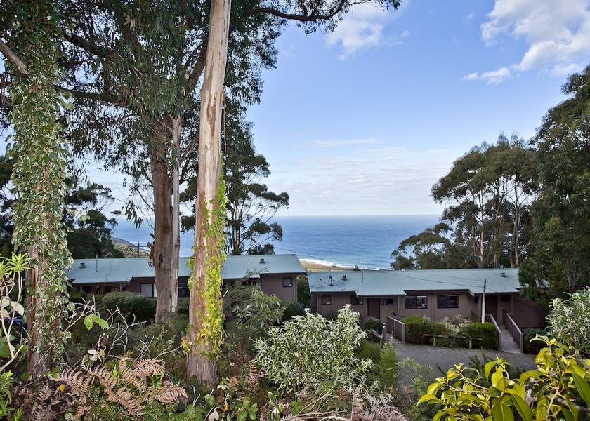 Victoria Skenes Creek Property grounds