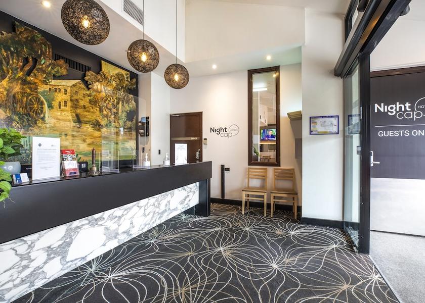 Victoria Melbourne Lobby