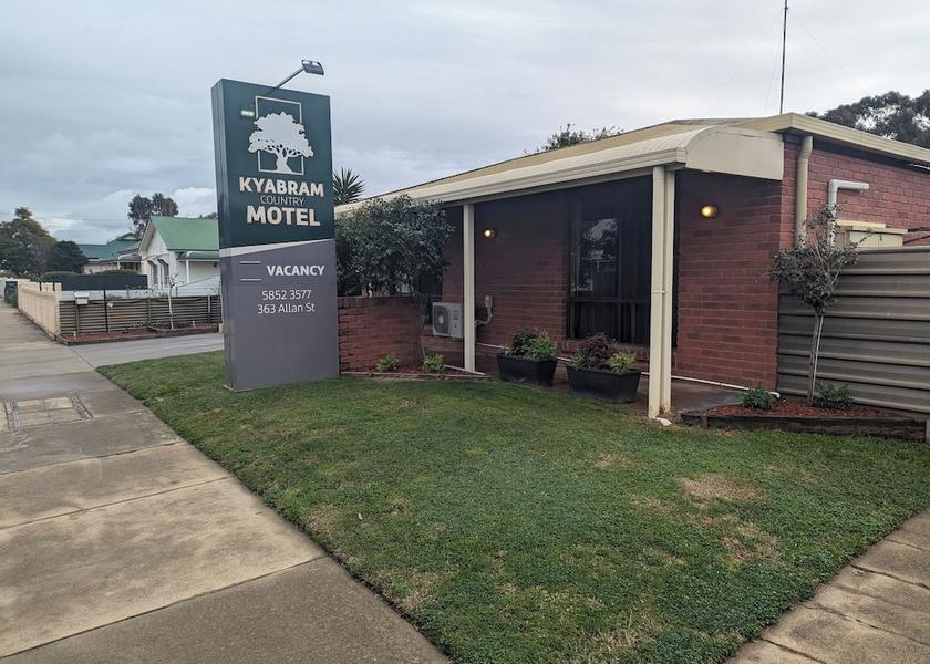 Victoria Kyabram Exterior Detail