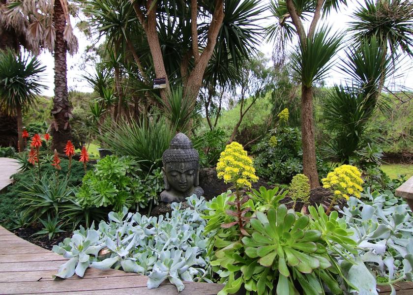 Victoria Smiths Beach Garden
