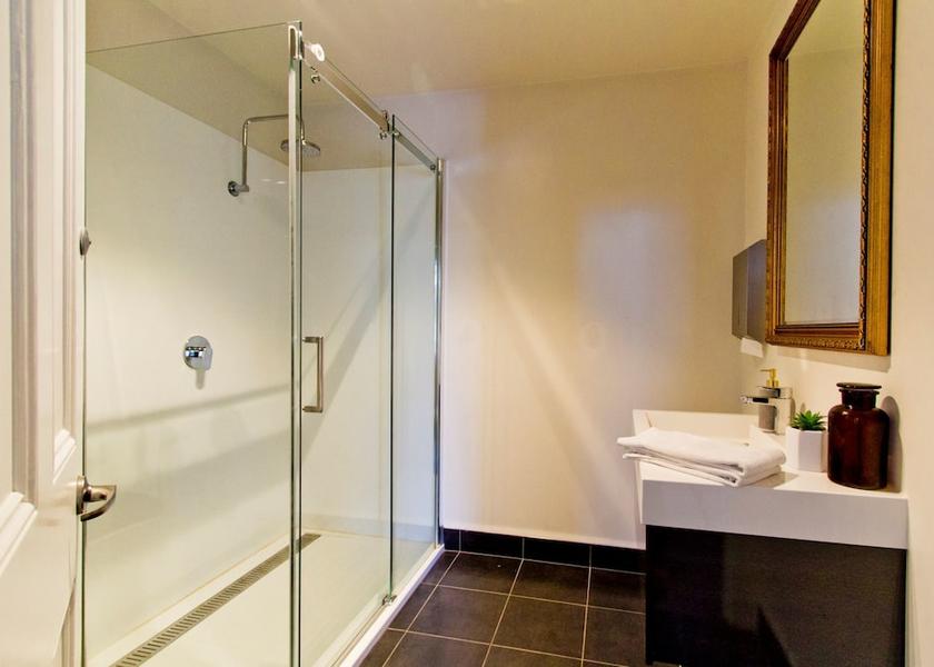 Tasmania Deloraine Bathroom