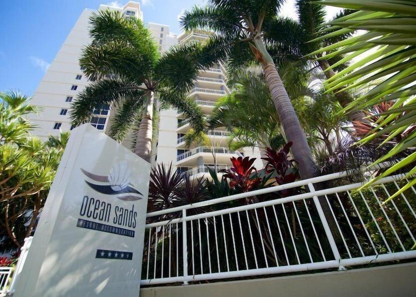 Queensland Main Beach Exterior Detail