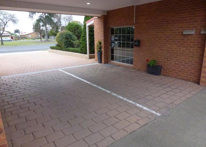 Victoria Bairnsdale Interior Entrance