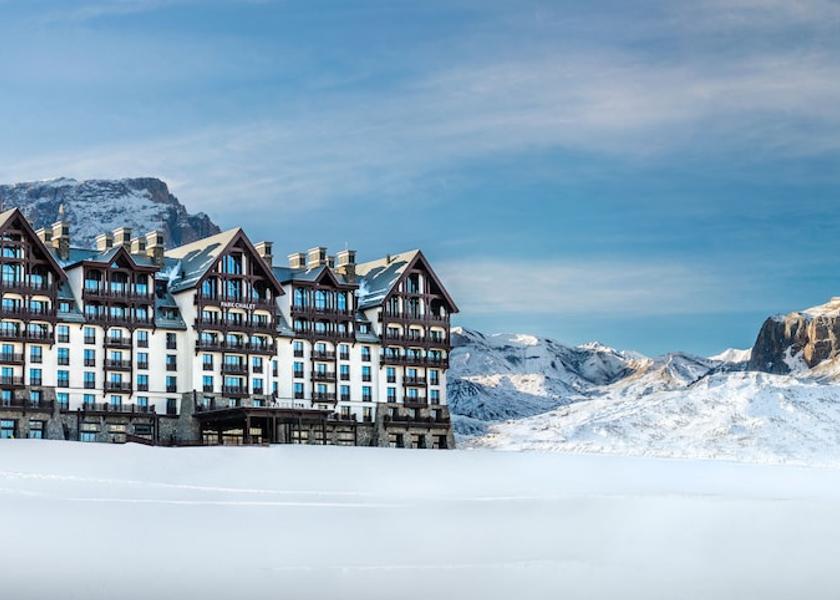  Qusar Exterior Detail