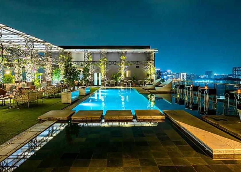 Maharashtra Pune Pool