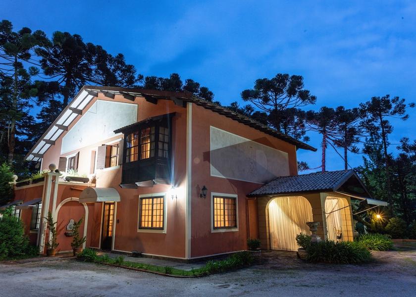 São Paulo State Campos do Jordão Front of property - evening/night