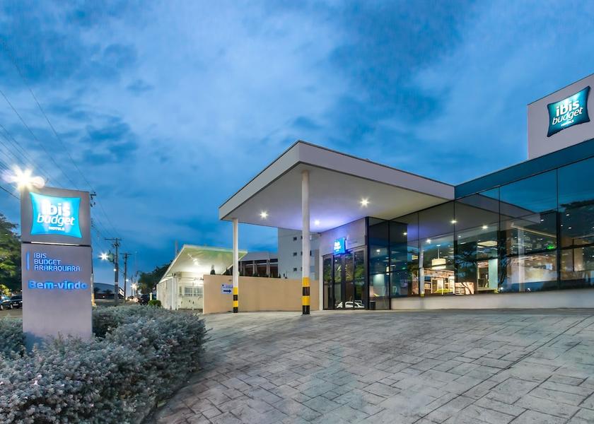 São Paulo State Araraquara Front of property - evening/night