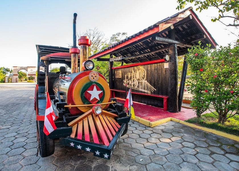 Santa Catarina Governador Celso Ramos Train station shuttle