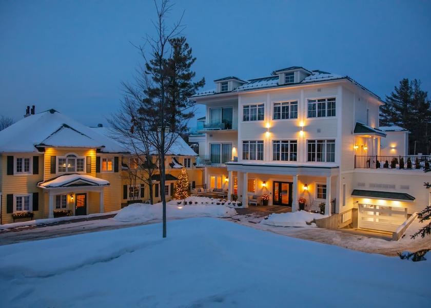 Quebec Ayers Cliff Front of property - evening/night