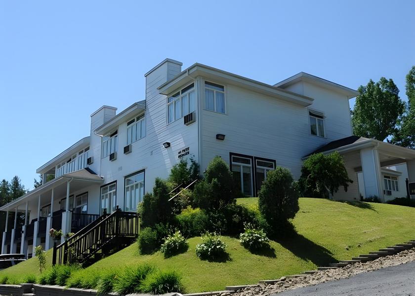 Quebec La Malbaie Hotel Exterior