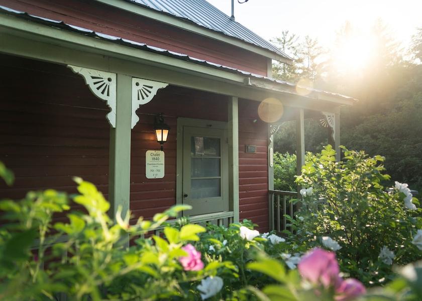 Quebec Wakefield Facade