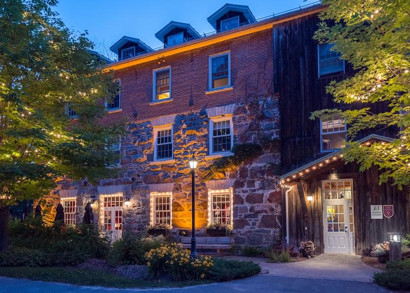 Quebec Wakefield Facade