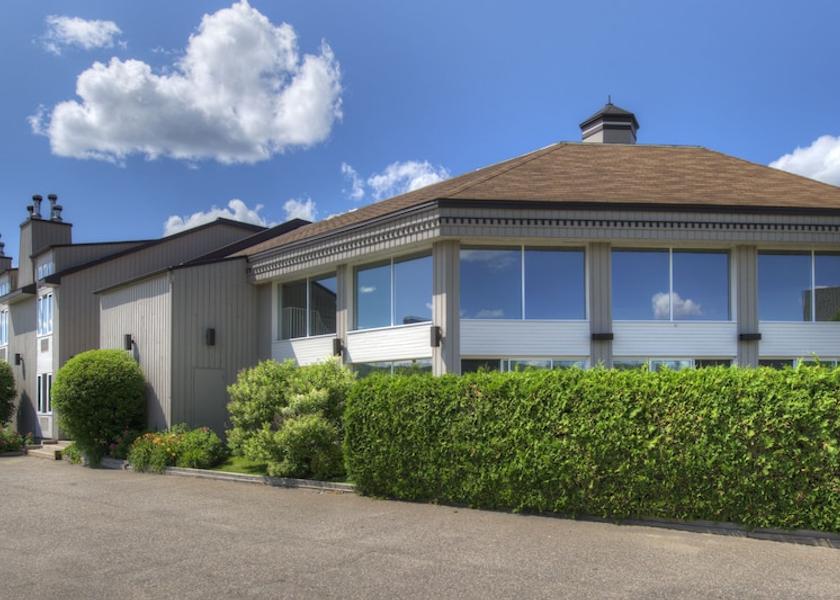 Quebec Mont-Tremblant Facade
