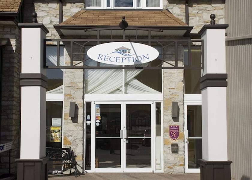 Quebec Mont-Tremblant Facade