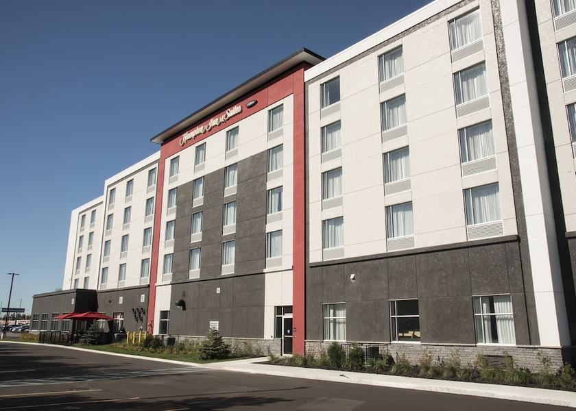 Ontario Thunder Bay Exterior Detail