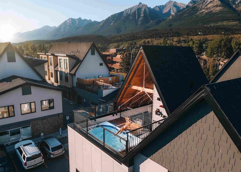 Alberta Canmore Outdoor spa tub