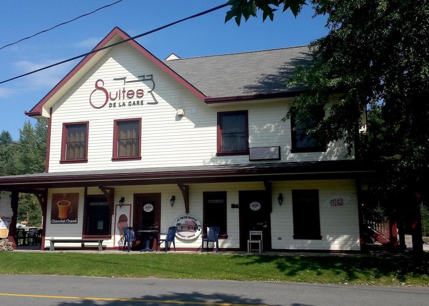 Quebec Mont-Tremblant Facade