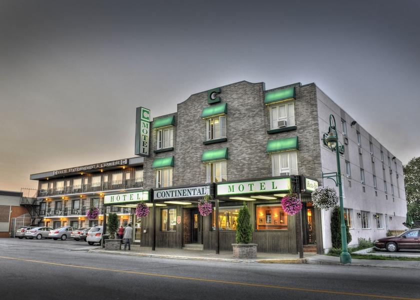 Quebec Val-d'Or Front of property - evening/night
