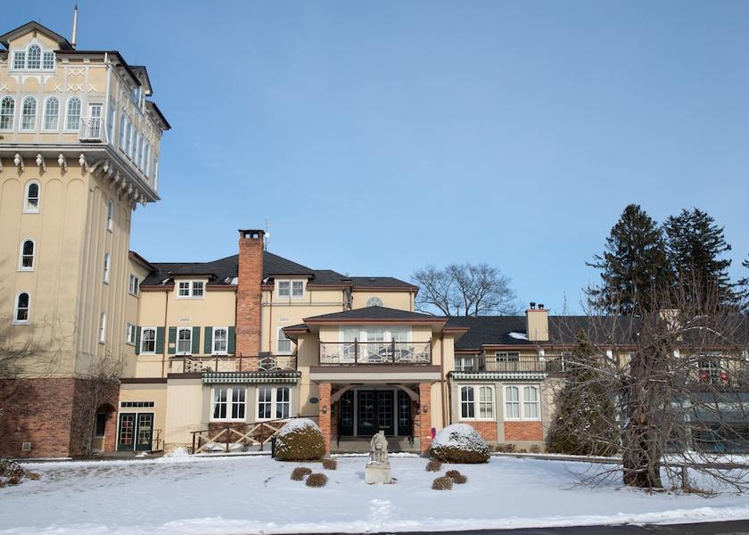 Ontario Jacksons Point Exterior Detail