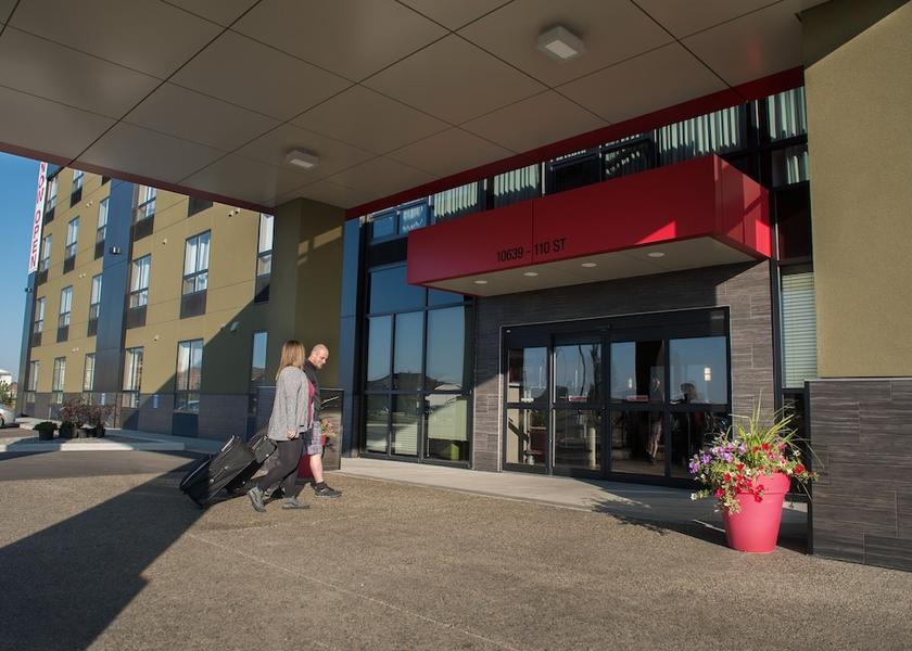 Alberta Grande Prairie Property entrance