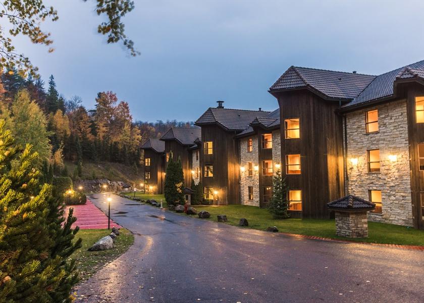 Quebec Grenville-sur-la-Rouge Facade