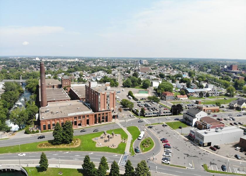 Quebec Salaberry De Valleyfield Exterior Detail