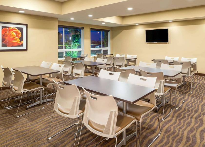 Alberta Red Deer Meeting Room