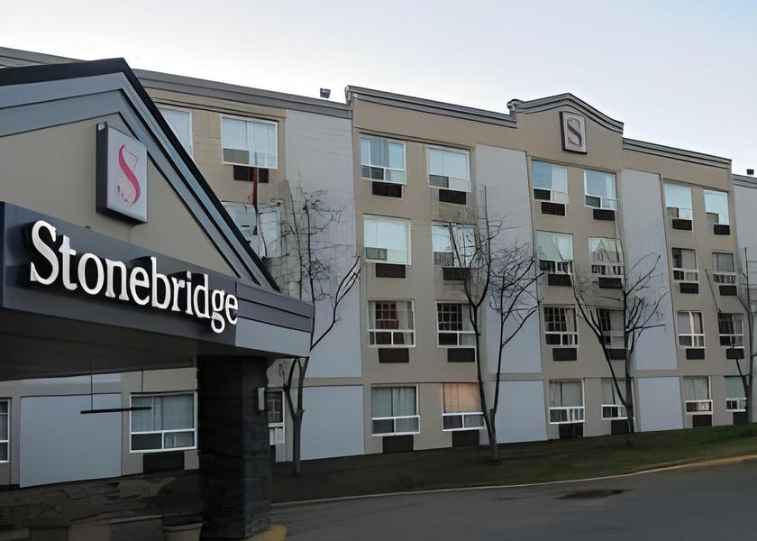 Alberta Fort McMurray Hotel Exterior