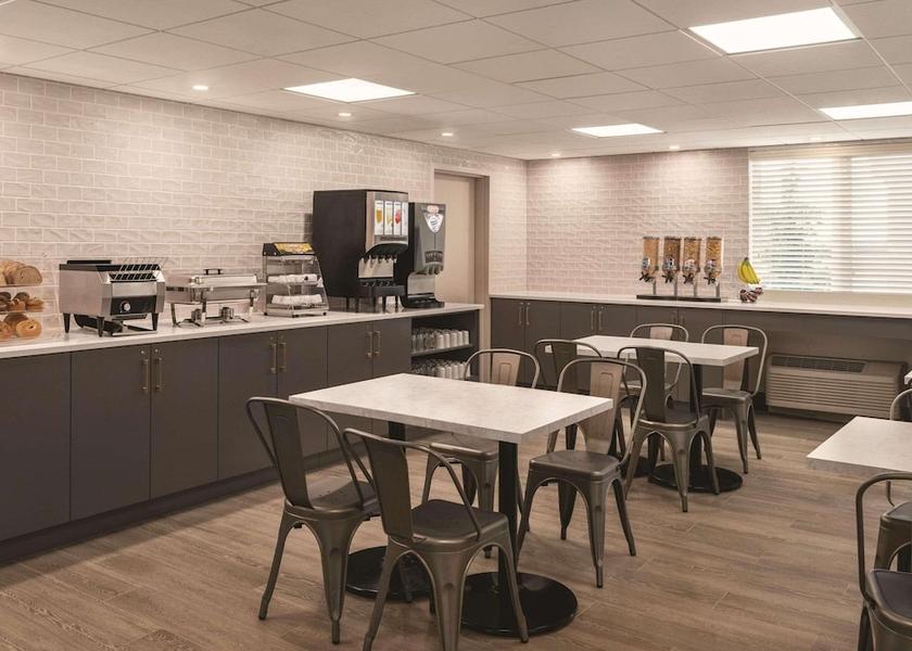 Alberta Calgary Breakfast Area