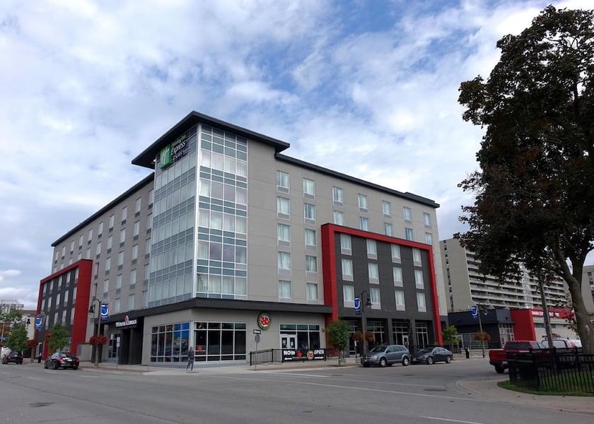 Ontario Oshawa Exterior Detail