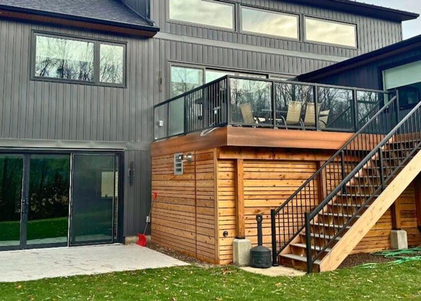 Ontario Blue Mountains Exterior Detail