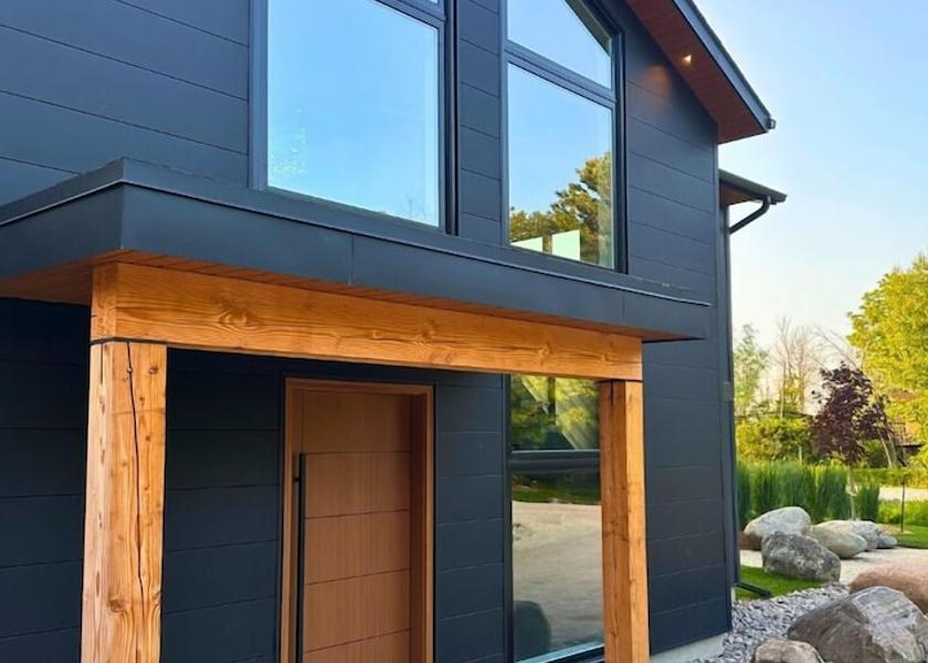 Ontario Blue Mountains Exterior Detail