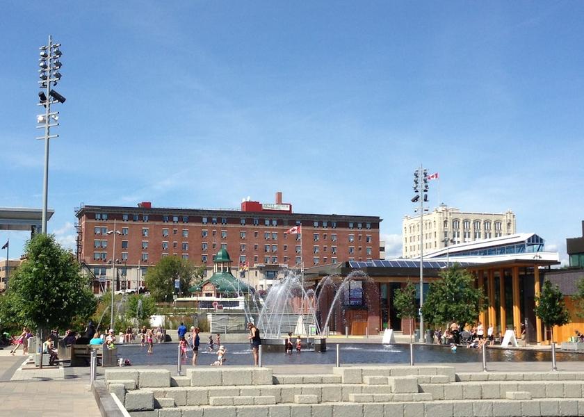 Ontario Thunder Bay Facade
