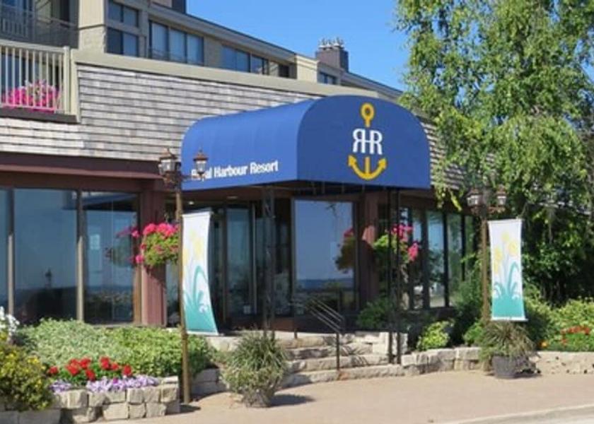 Ontario Blue Mountains Facade