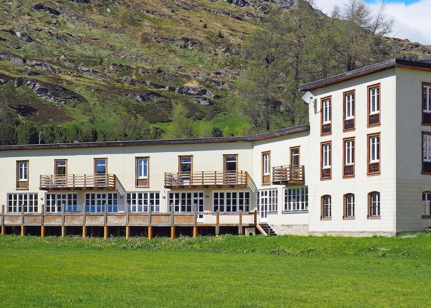 Graubünden Bregaglia Front of property
