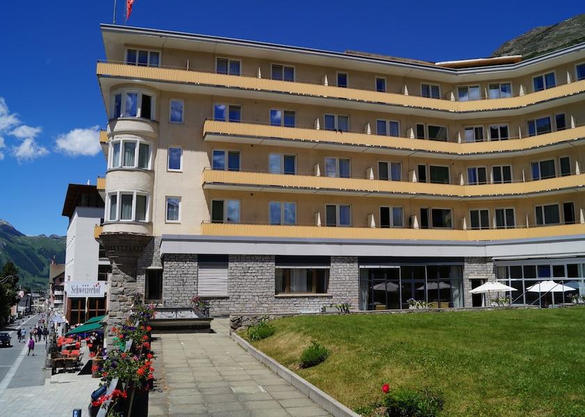Graubünden Pontresina Front of property