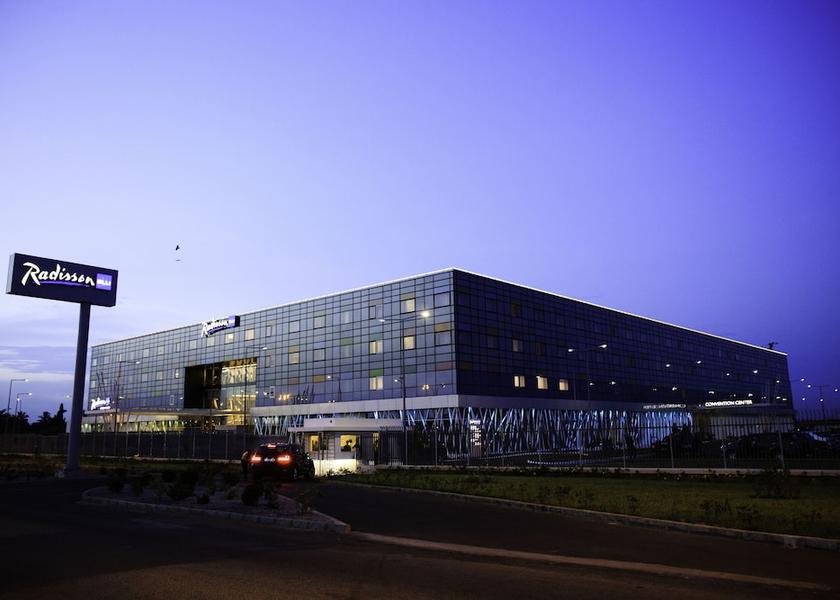  Abidjan Exterior Detail