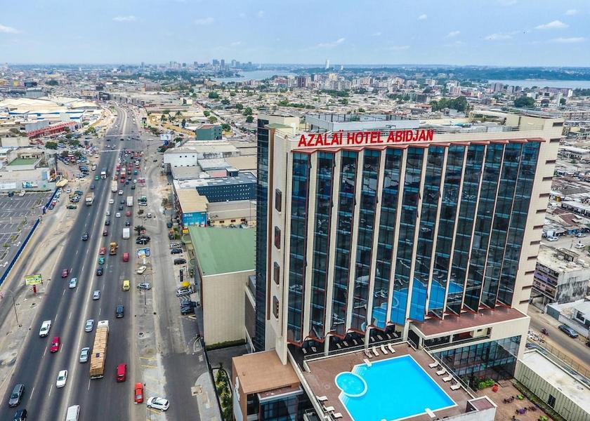  Abidjan Exterior Detail