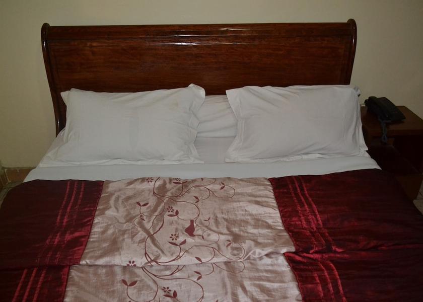  Yaounde Room
