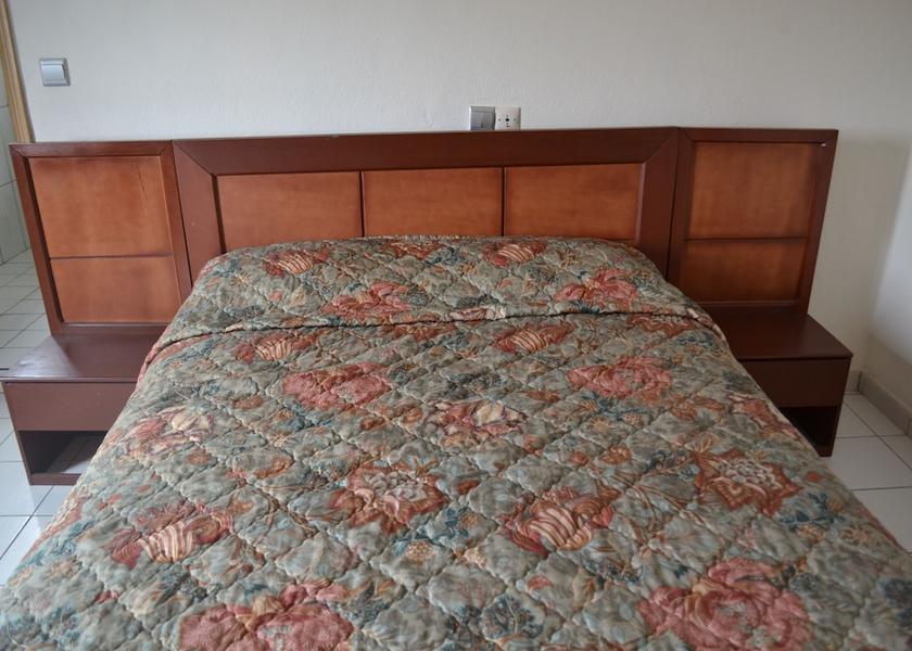  Yaounde Room
