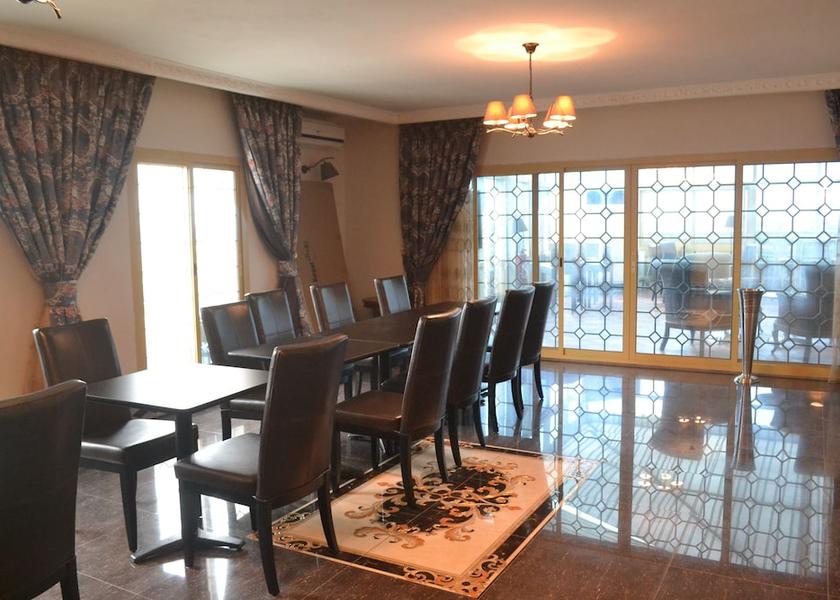  Douala Meeting Room