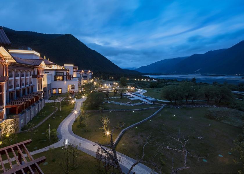Tibet Nyingtri Outdoor Dining