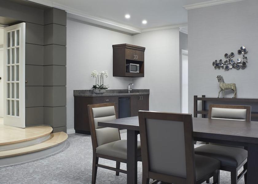 Ontario London Room