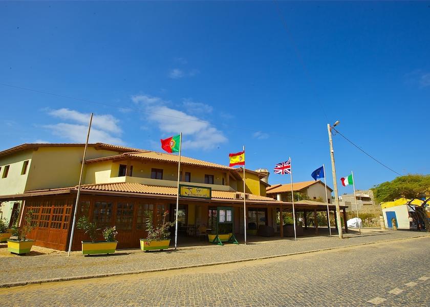  Sal Restaurant