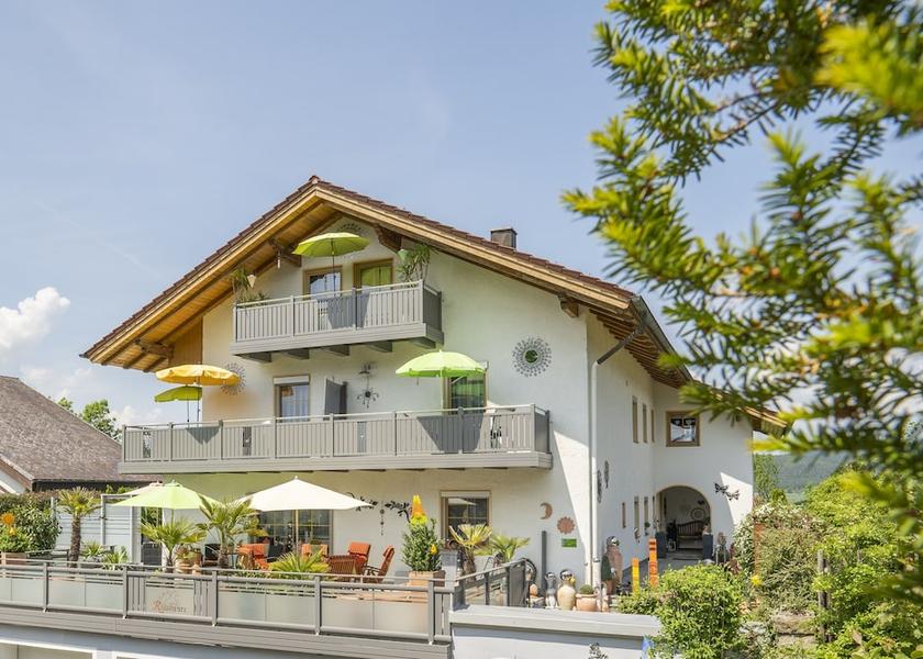 Bavaria Lam Exterior