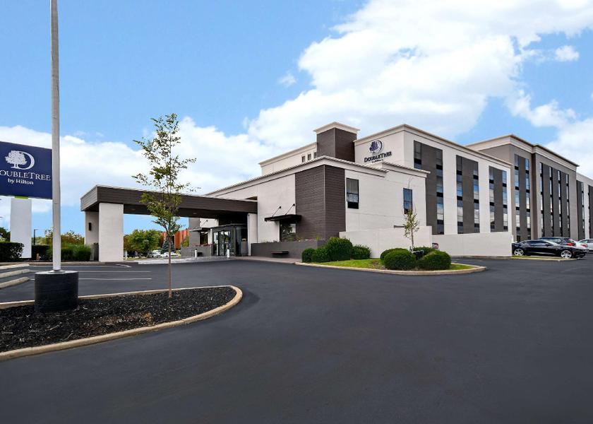 Missouri St. Louis Hotel Exterior