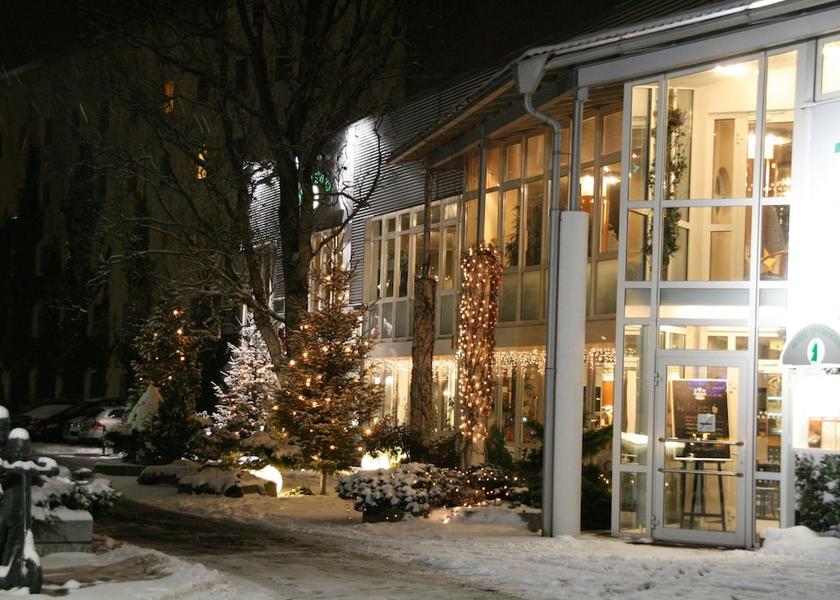 Thuringia Suhl Front of property - evening/night