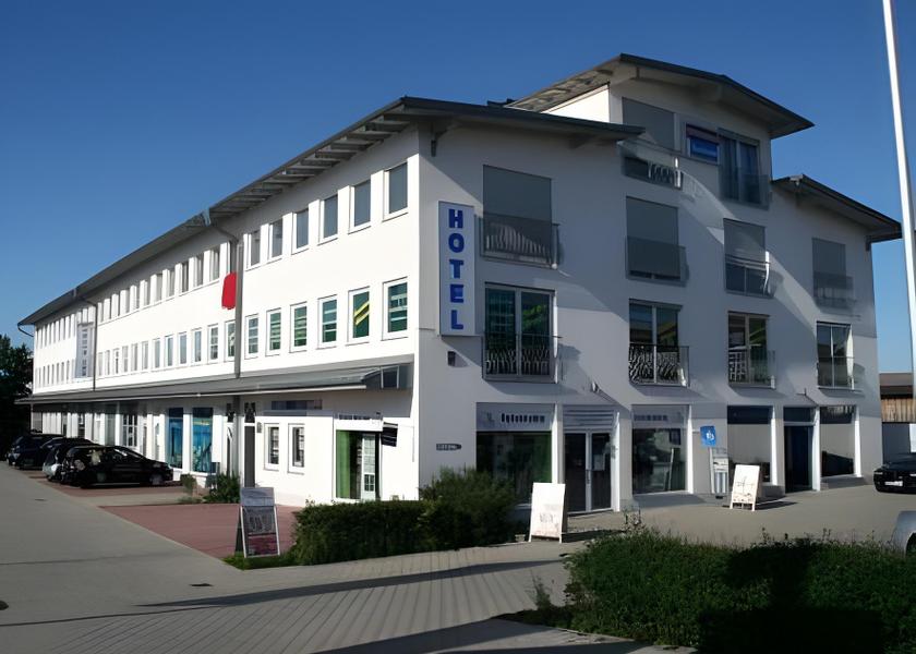 Bavaria Unterhaching Hotel Exterior
