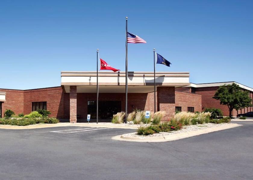 Kansas Salina Facade